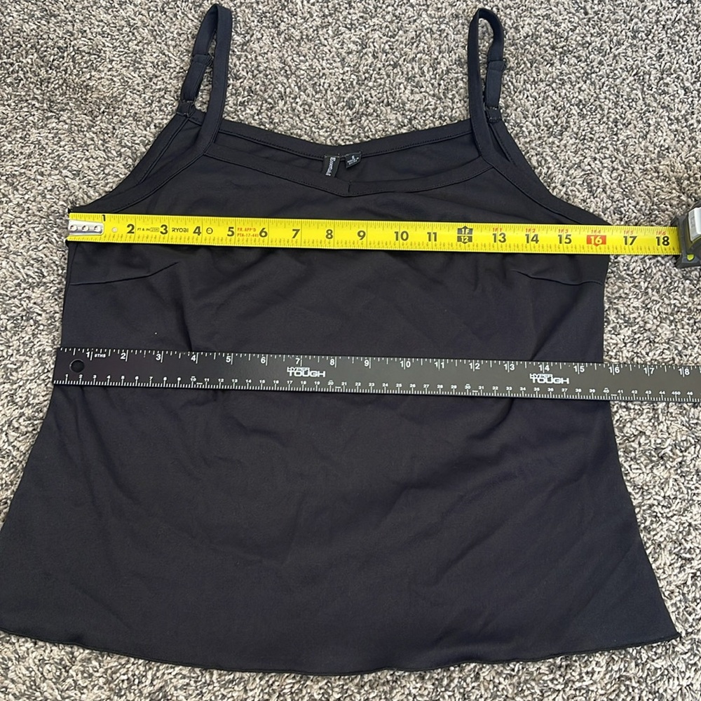 Women’s black tank top with adjustable shoulder straps size small